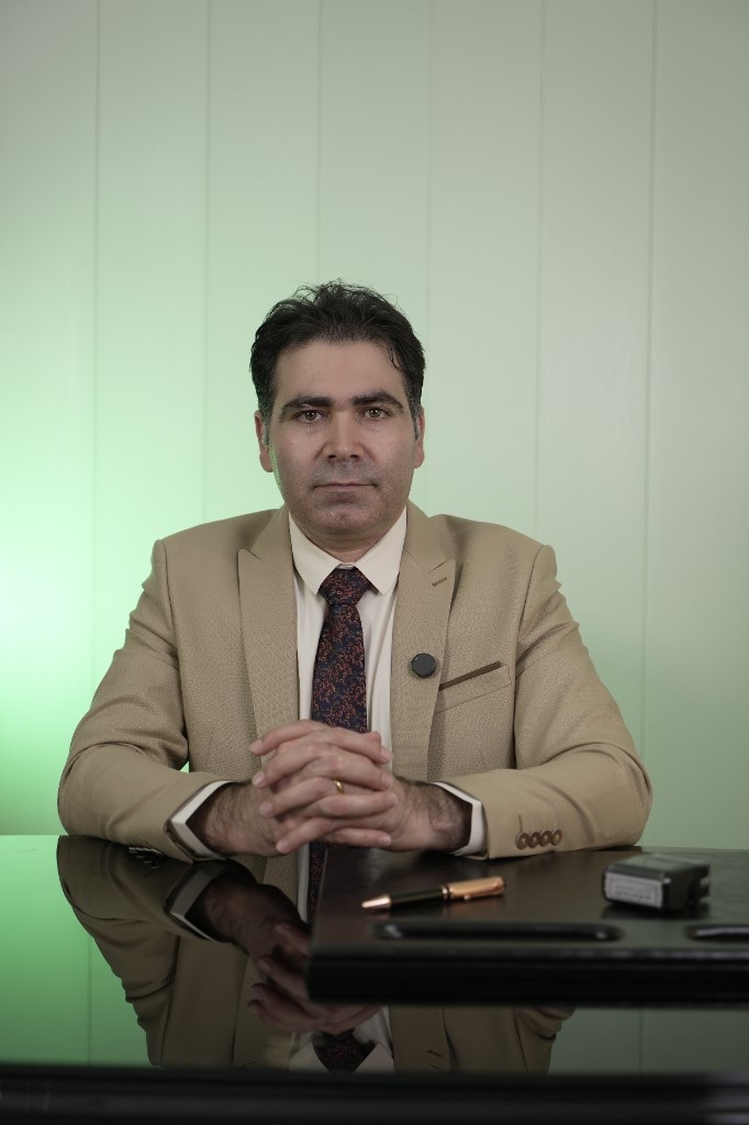 پرتره دکتر پارسا چراغیپور، جراح و متخصص گوش و حلق و بینی و سر و گردن